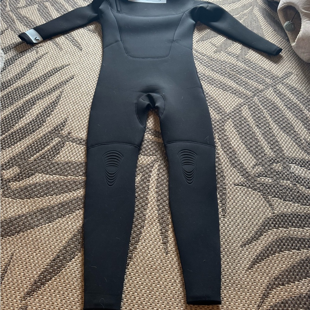 Volte Premium Black Full-Body 4/3mm Wetsuit XL